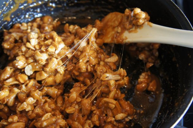 Caramel with cashews