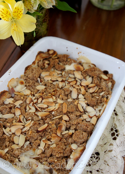 Whole wheat banana and cream crumble