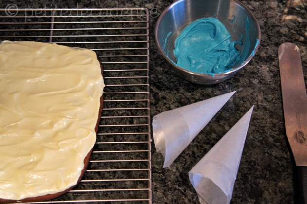 Blue chocolate stripes