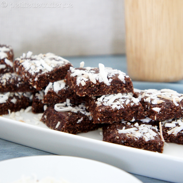 Almond cocoa energy squares